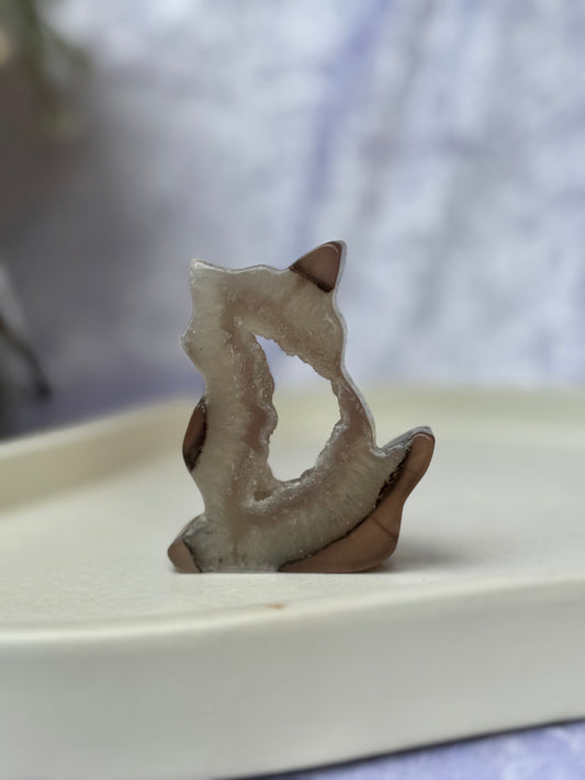 Druzy Agate Cat Carving